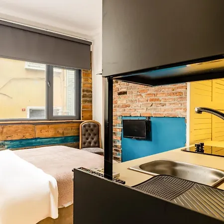 Cozy Flat 500 M Away From Istiklal Street * 伊斯坦布尔