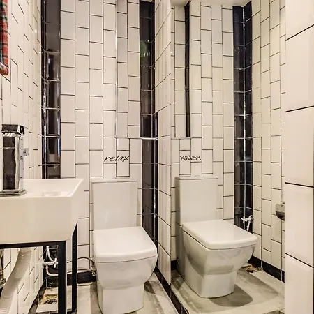 アパート Cozy Flat 500 M Away From Istiklal Street イスタンブール